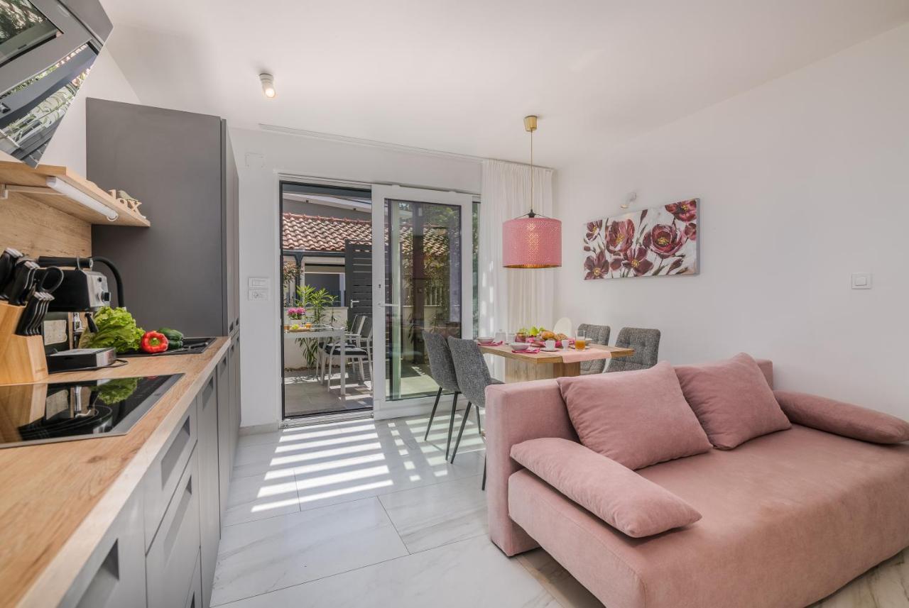 Modern Apartments Elle Malinska Vantacici Extérieur photo