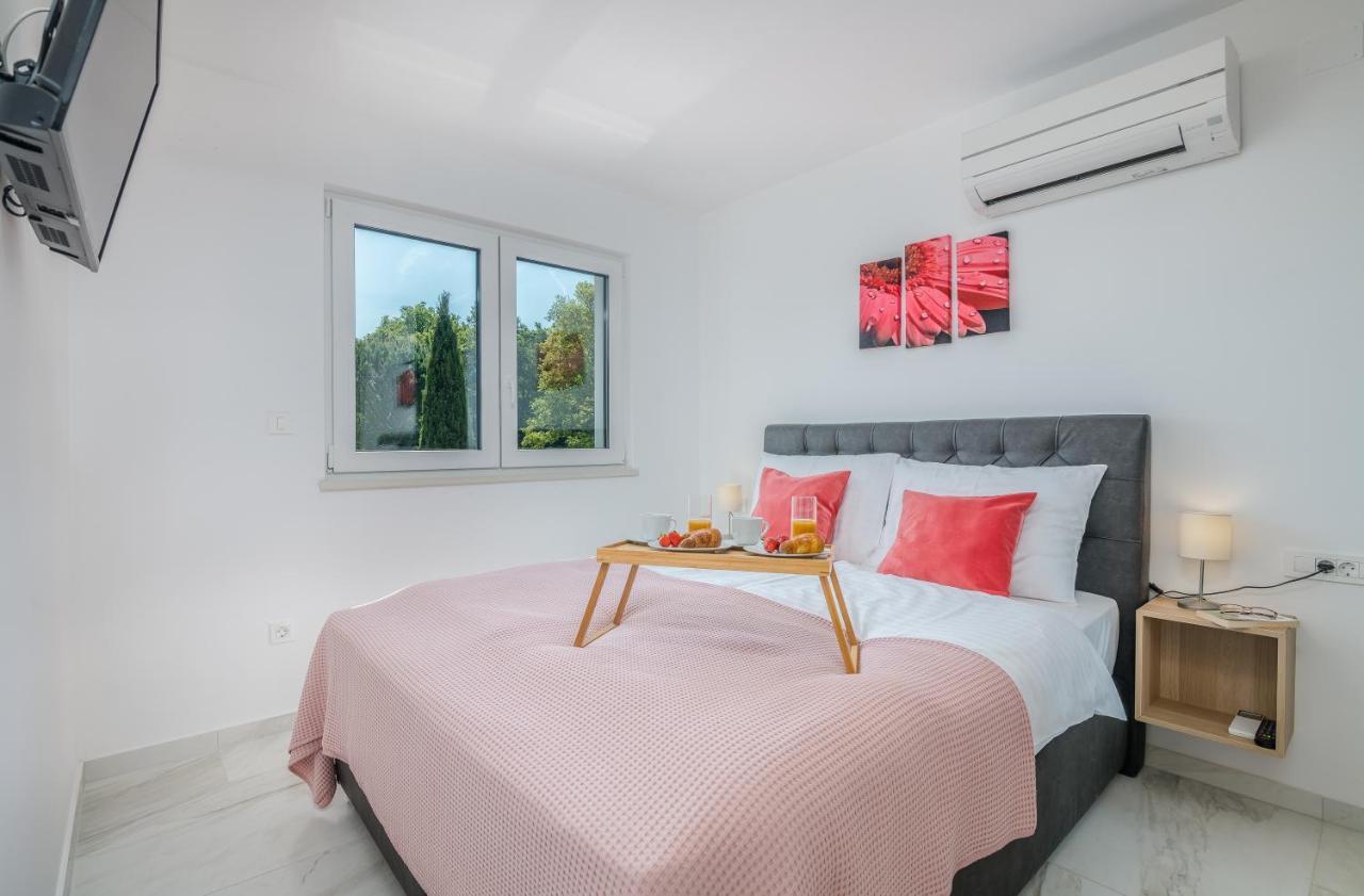 Modern Apartments Elle Malinska Vantacici Extérieur photo