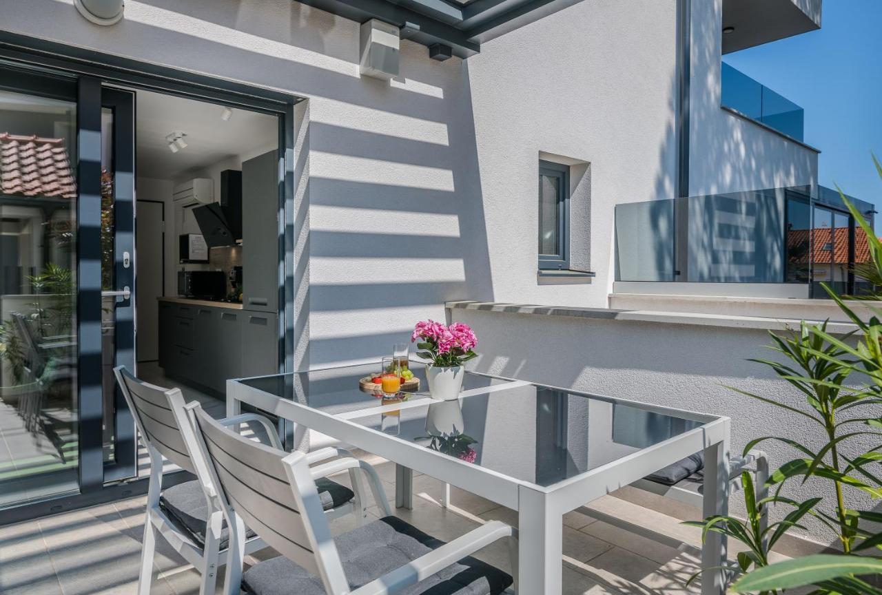 Modern Apartments Elle Malinska Vantacici Extérieur photo