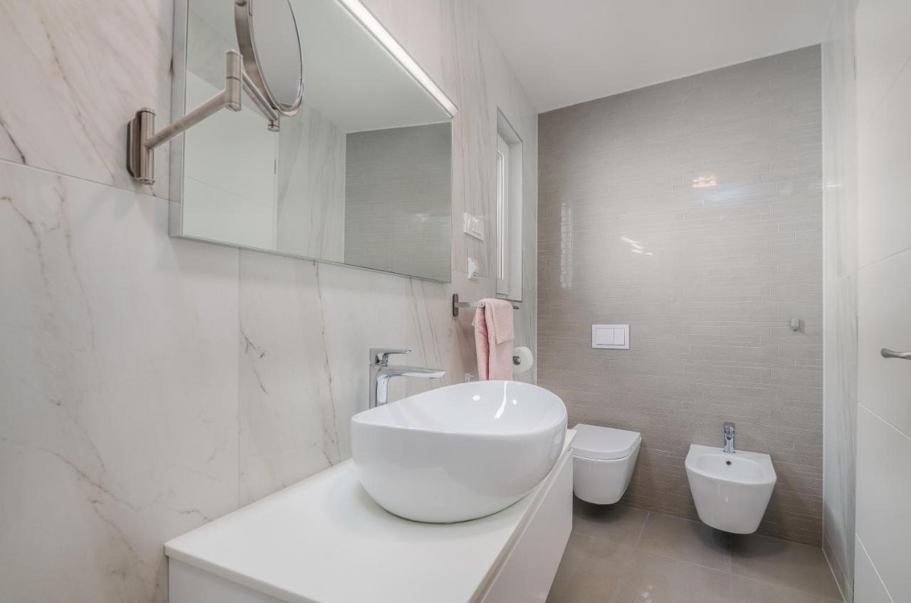 Modern Apartments Elle Malinska Vantacici Extérieur photo