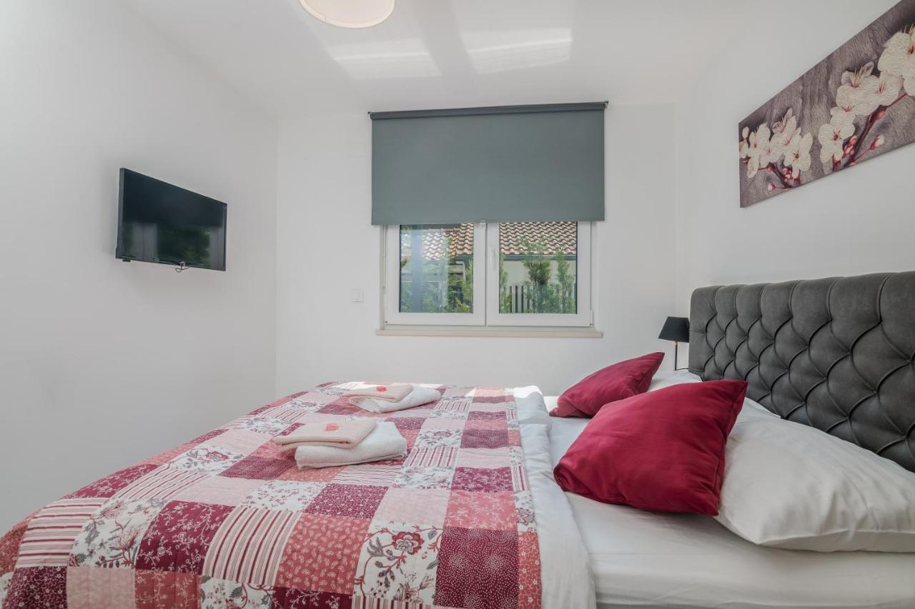Modern Apartments Elle Malinska Vantacici Extérieur photo