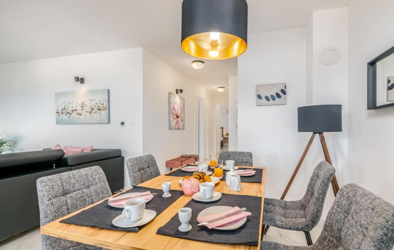 Modern Apartments Elle Malinska Vantacici Extérieur photo