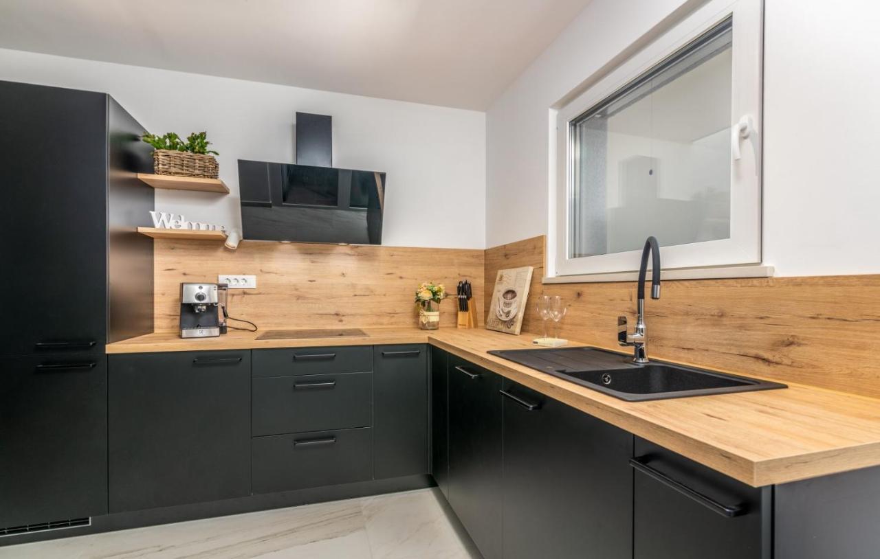 Modern Apartments Elle Malinska Vantacici Extérieur photo